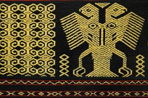 Ikat Sumba přehoz, tkaná textilie 158 x 38 cm | SoNo spol. s r.o.