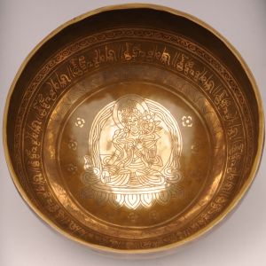 Tibetská mísa zdobená, gravírovaná 2850 g - průměr 30,5 cm Tara, ručně tepaná s paličkou a podložkou | SoNo spol. s r.o.